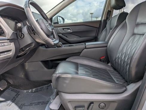 Certified 2023 Nissan Rogue Platinum w/ Platinum Premium Package image 18