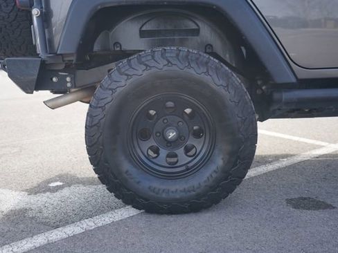 Used 2016 Jeep Wrangler Unlimited Rubicon w/ Connectivity Group image 45