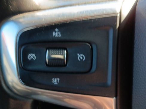 Used 2019 Chevrolet Blazer LT image 11