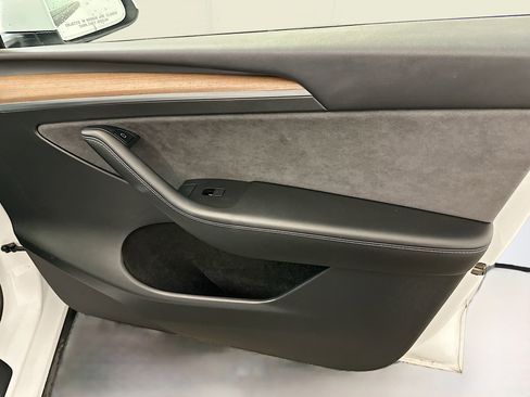 Used 2023 Tesla Model Y Long Range image 35