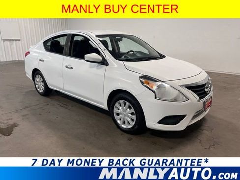 Used 2019 Nissan Versa SV image 1