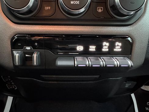 Used 2020 RAM 2500 Big Horn w/ Level 2 Equipment Group image 56