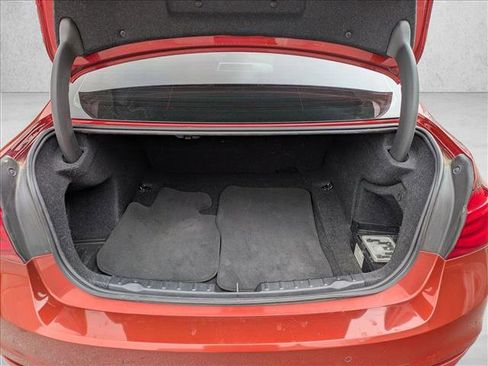 Used 2018 BMW 320i xDrive Sedan image 25