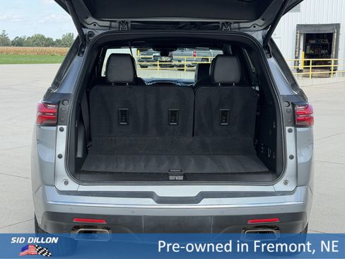 Used 2023 Chevrolet Traverse High Country AWD/4WD image 5