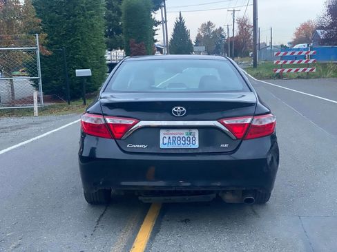 Used 2016 Toyota Camry SE image 5