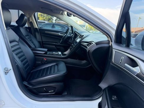 Used 2020 Ford Fusion SEL FWD image 30