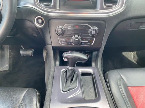 Used 2015 Dodge Charger SE w/ Sport Appearance Group image 22