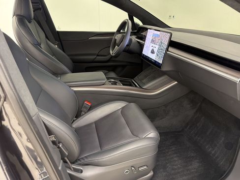 Used 2025 Tesla Model X AWD/4WD image 23