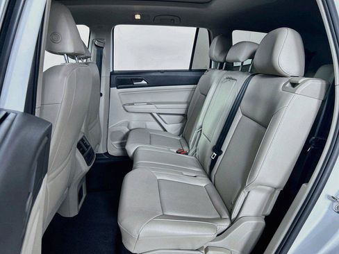 Certified 2020 Volkswagen Atlas SE w/ Panoramic Sunroof Package AWD/4WD image 24
