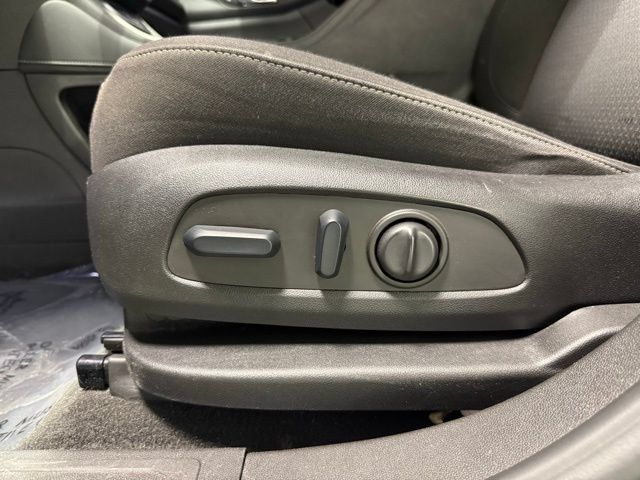 Certified 2023 GMC Acadia SLE w/ Driver Convenience Package AWD/4WD image 14
