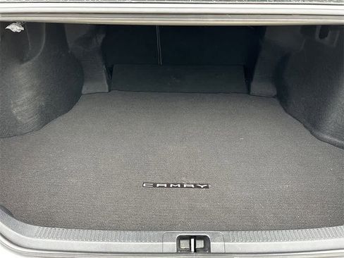 Used 2018 Toyota Camry LE image 11