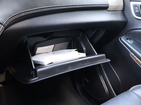 Used 2015 GMC Yukon XL Denali w/ Premium Package image 39