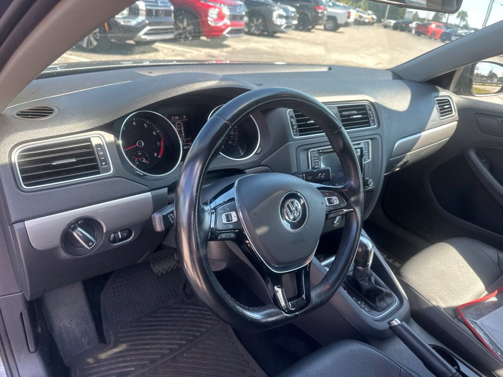 Used 2017 Volkswagen Jetta SE FWD image 13