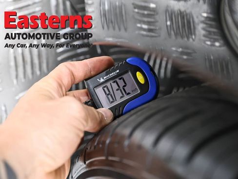 Used 2022 Nissan Maxima SV FWD image 28