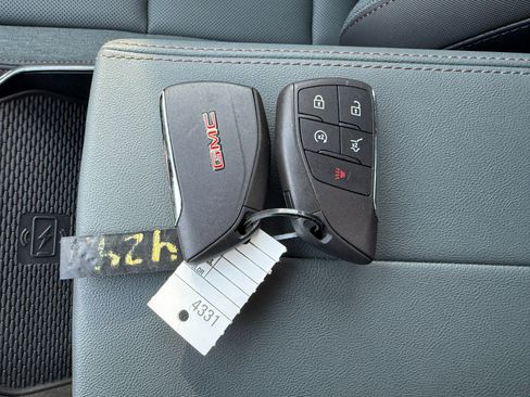 New 2026 GMC Terrain AT4 w/ Convenience Package III image 40