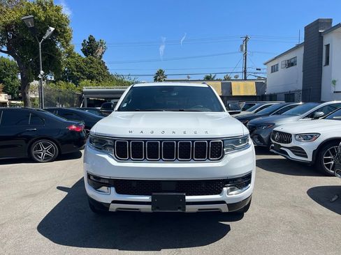 Used 2024 Jeep Wagoneer Series II w/ Flexible Seating Group RWD image 2