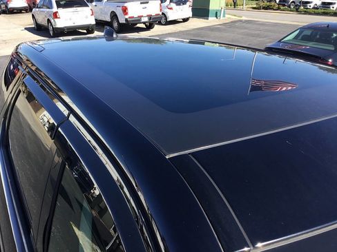 Used 2018 Land Rover Discovery Sport HSE image 11