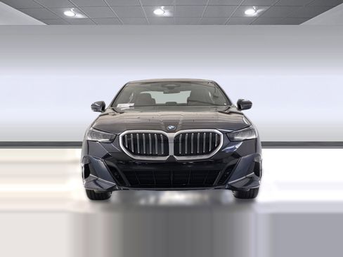 New 2026 BMW 530i w/ M Sport Package RWD image 5
