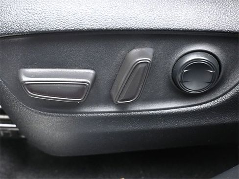 Used 2022 Toyota Highlander XLE image 33