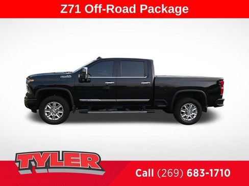 Used 2024 Chevrolet Silverado 2500 High Country w/ High Country Premium Package AWD/4WD image 4
