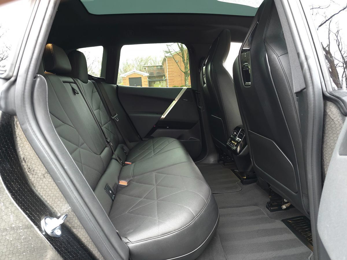 Used 2024 BMW iX xDrive50 w/ Premium Package AWD/4WD image 19