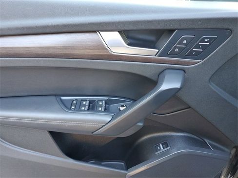 Used 2021 Audi Q5 2.0T Premium Plus w/ Premium Plus Package image 17