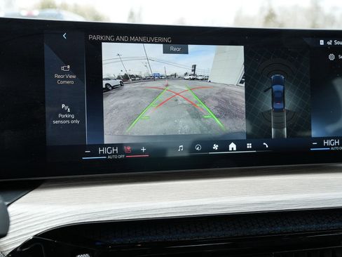 Used 2025 BMW 330i xDrive Sedan image 29