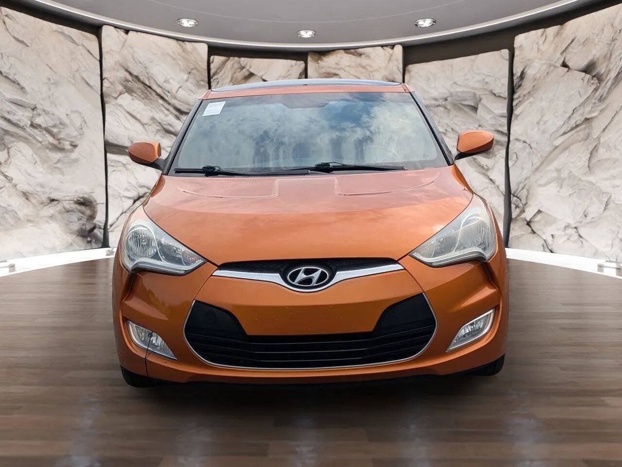 Used 2016 Hyundai Veloster w/ Option Group 03 FWD image 19