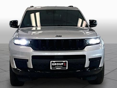 Used 2023 Jeep Grand Cherokee L Laredo AWD/4WD image 3