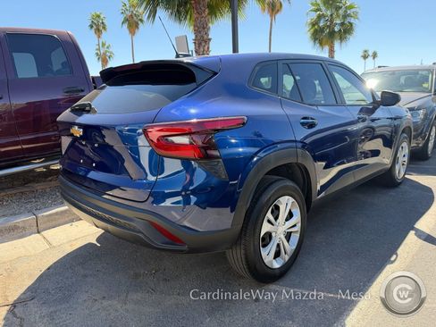 Used 2024 Chevrolet Trax LS image 2