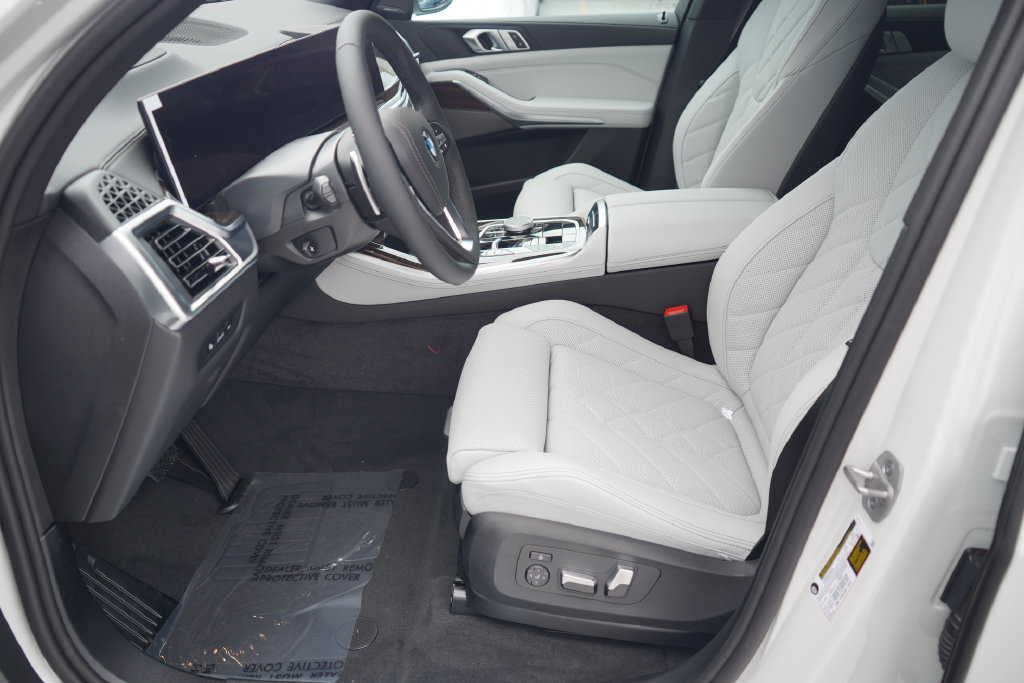 Used 2026 BMW X5 sDrive40i w/ Premium Package RWD image 9