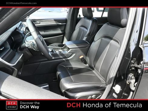 Used 2024 Jeep Grand Cherokee Limited image 18