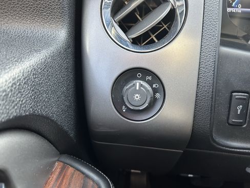 Used 2016 Ford Expedition Platinum image 21