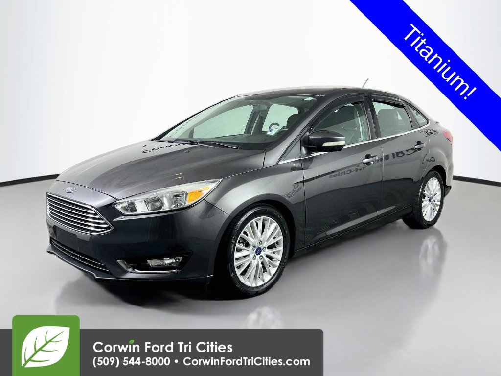 Used 2015 Ford Focus Titanium FWD image 4