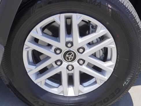 Used 2024 Toyota Tundra SR5 AWD/4WD image 15