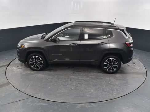 Used 2022 Jeep Compass Limited image 36