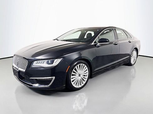 Used 2017 Lincoln MKZ Reserve FWD image 3