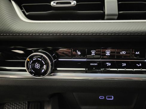 New 2026 Chevrolet Equinox LT w/ Midnight Edition FWD image 6