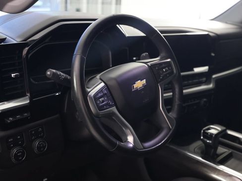 Used 2022 Chevrolet Silverado 1500 LTZ w/ Technology Package AWD/4WD image 17