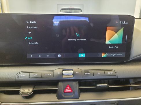 Used 2025 Kia K4 FWD image 25