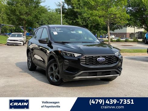 Used 2025 Ford Escape ST-Line AWD/4WD image 1
