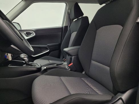 Used 2025 Kia Soul LX w/ LX Technology Package image 17