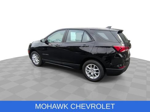 Used 2023 Chevrolet Equinox LS AWD/4WD image 6