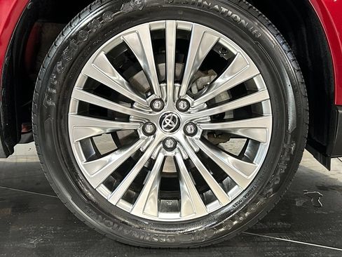 Used 2022 Toyota Venza Limited AWD/4WD image 23