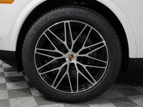 New 2026 Porsche Cayenne image 16