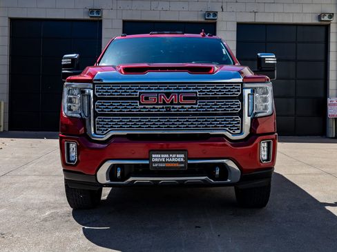 Used 2023 GMC Sierra 3500 Denali w/ Technology Package AWD/4WD image 2