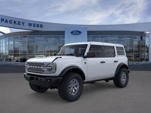 New 2025 Ford Bronco Badlands image 2