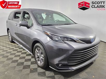 Used 2025 Toyota Sienna XLE