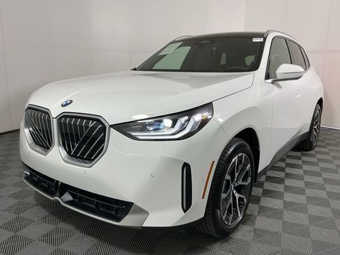 Certified 2025 BMW X3 xDrive30 w/ Convenience Package AWD/4WD image 2