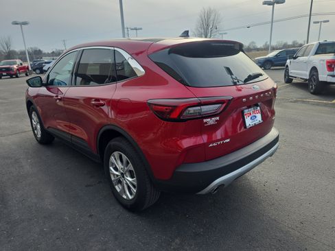 Used 2023 Ford Escape Active w/ Tech Pack #1 AWD/4WD image 3